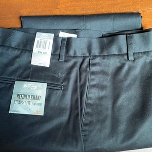 Dockers straight fit, flat front refined Khaki pant